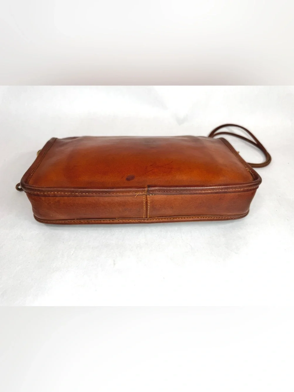 Vintage Coach Basic Bag 9455 British Tan Leather Shoulder Bag Made in USA